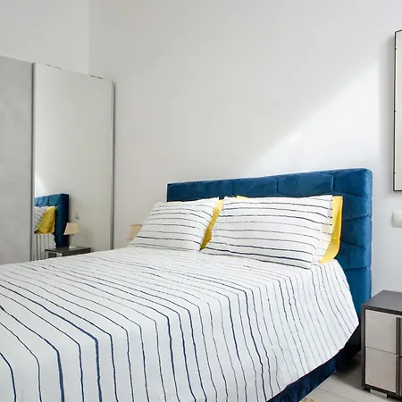 La Porta Rossa Apartment *